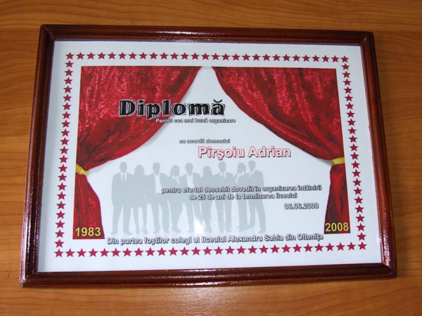 Exemplu de diploma cu rama de lemn